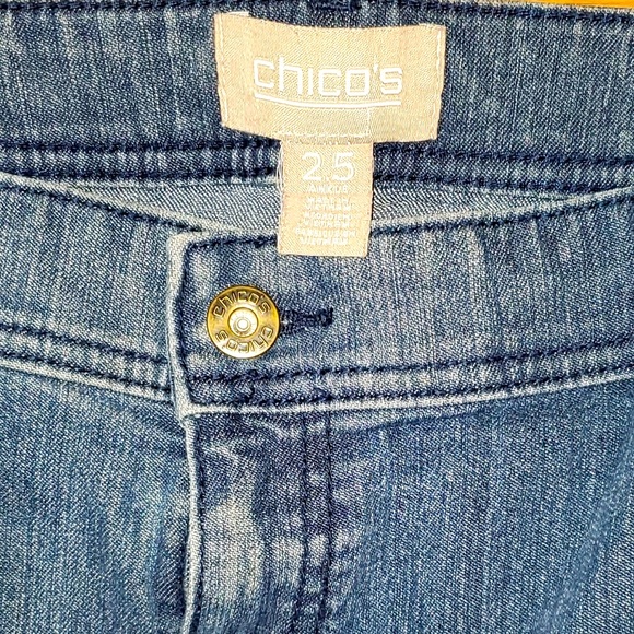 SALE! Chico's Ladies Jeans - Picture 4 of 8